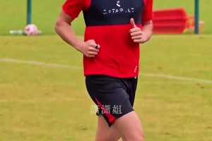 场上是对手，场下是朋友！“川超”成都VS广安，两队球迷温情喊话